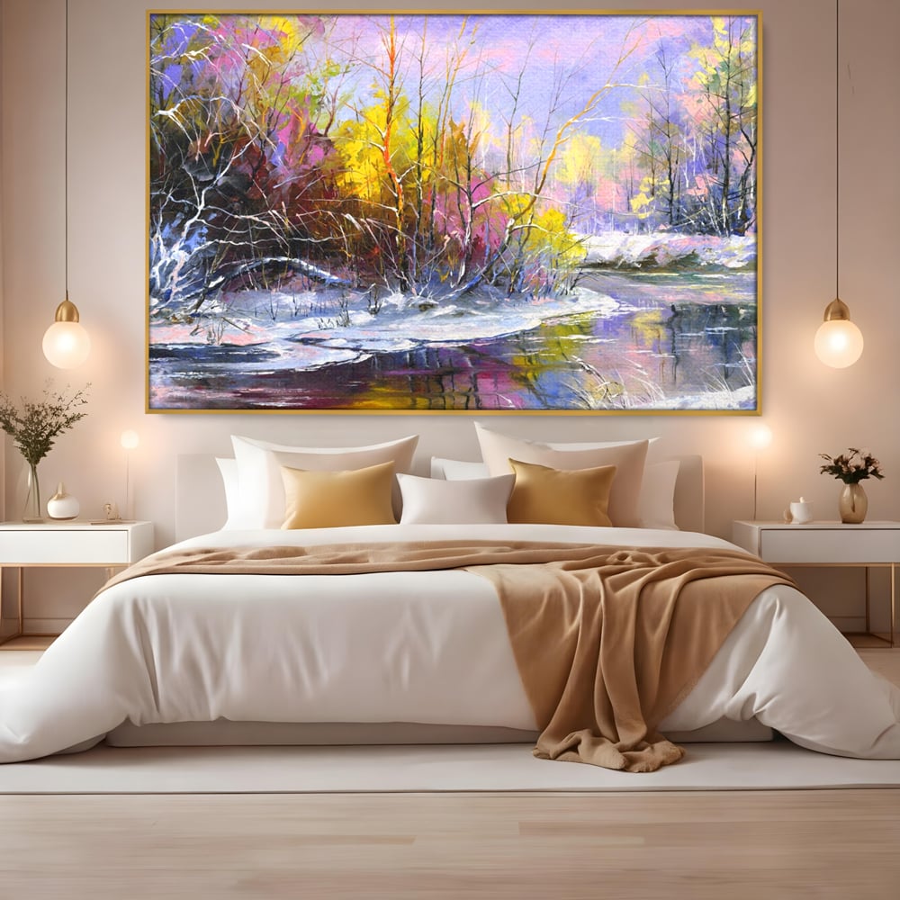 Tablou canvas cu tablou pictat peisaj de iarna, in rama de aluminiu auriu, pe perete intr-un dormitor